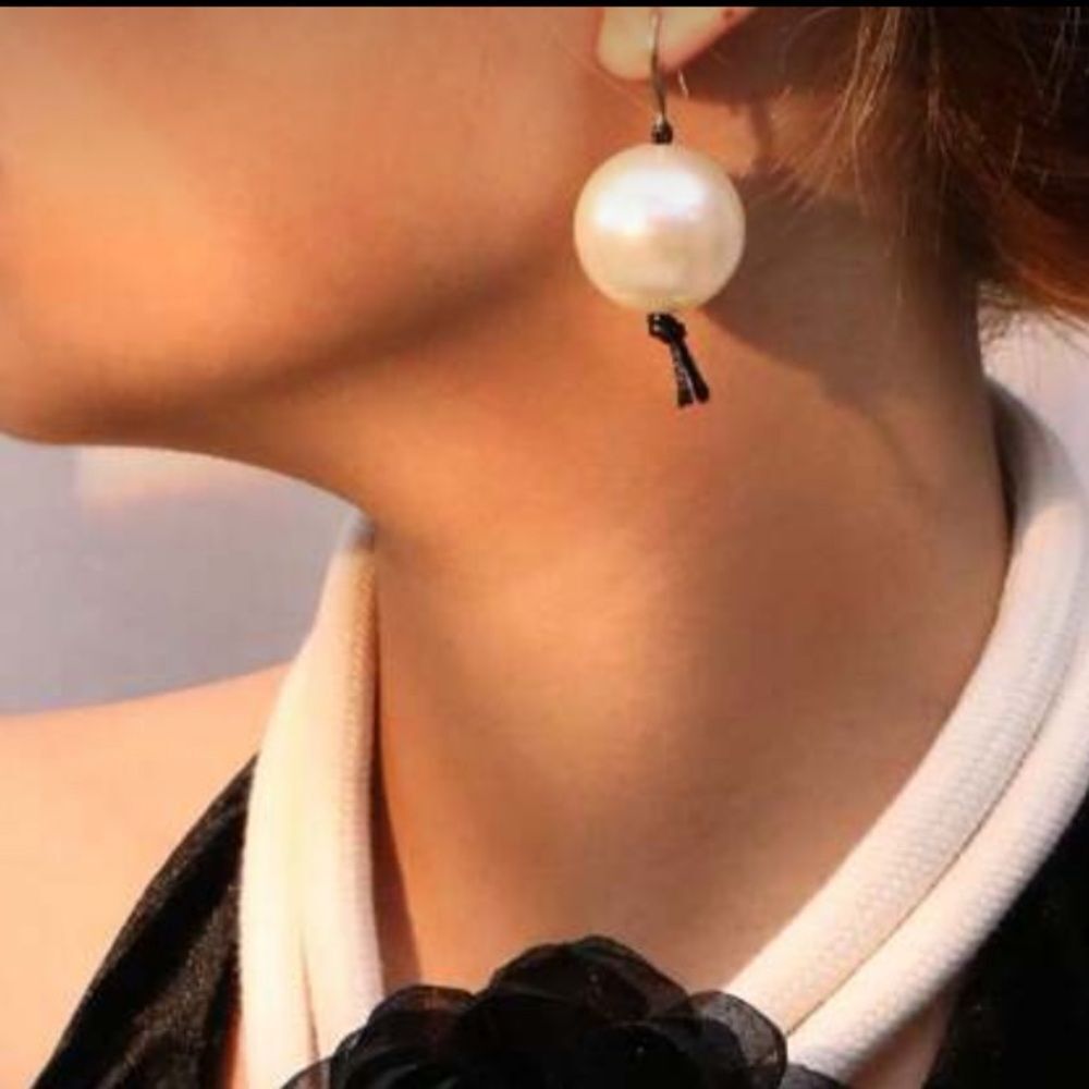 Classic Pearl Drop Earrings N1273